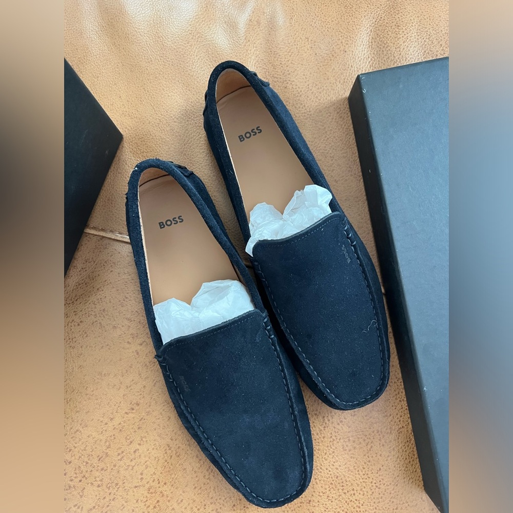 New in box BOSS leather suede moccasins